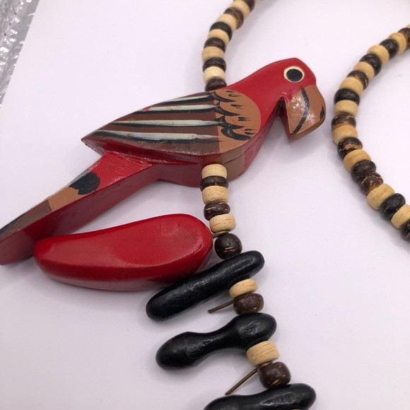 Vintage 80’s Parrot & Chili Pepper Wooden Beaded Necklace - Picture 2 of 6